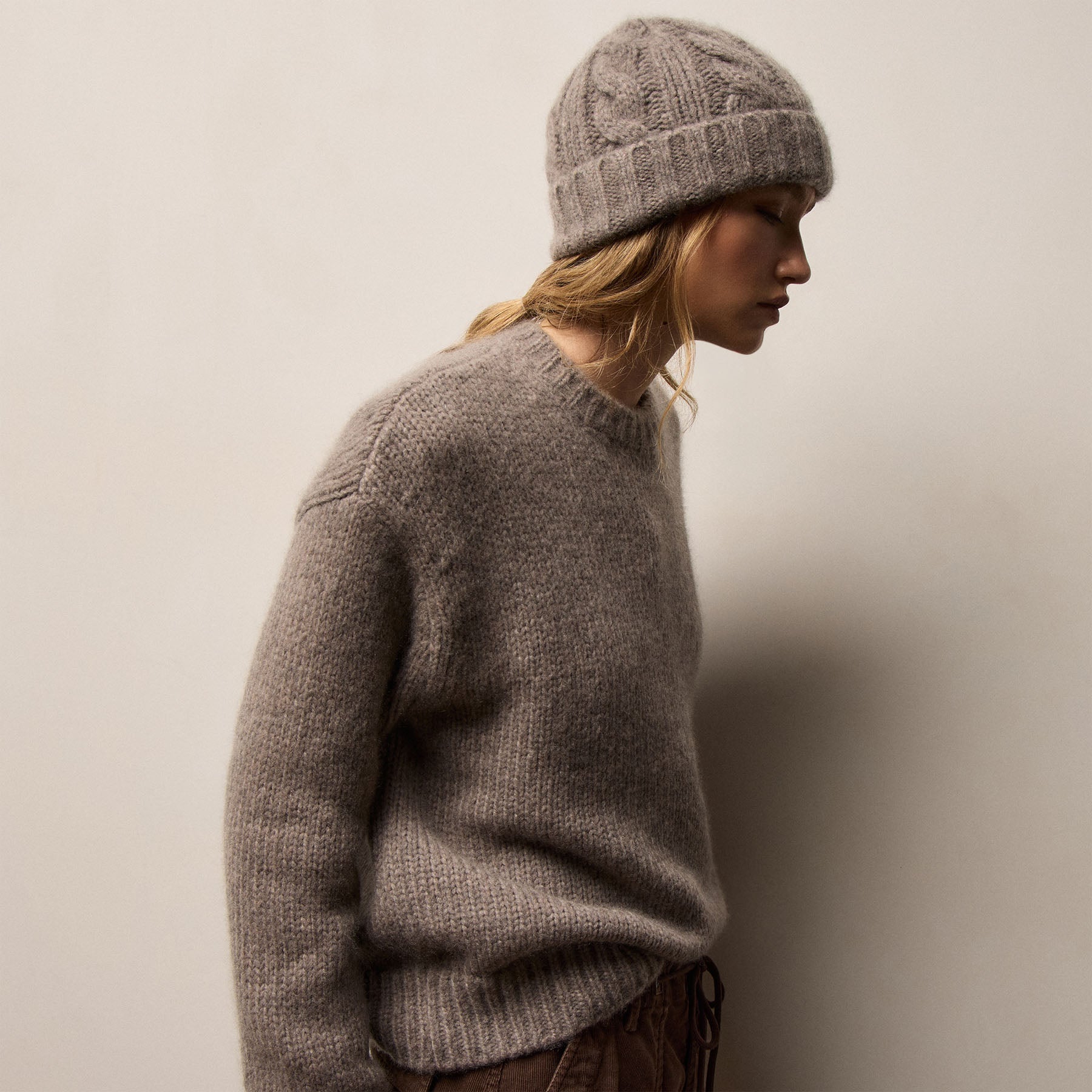 Lightweight Textured Cashmere Cable Knit Beanie - Beige Melange