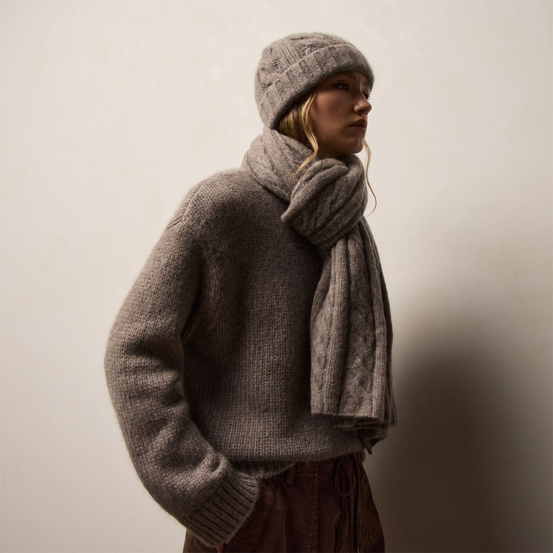 Lightweight Cashmere Cableknit Scarf - Beige Melange