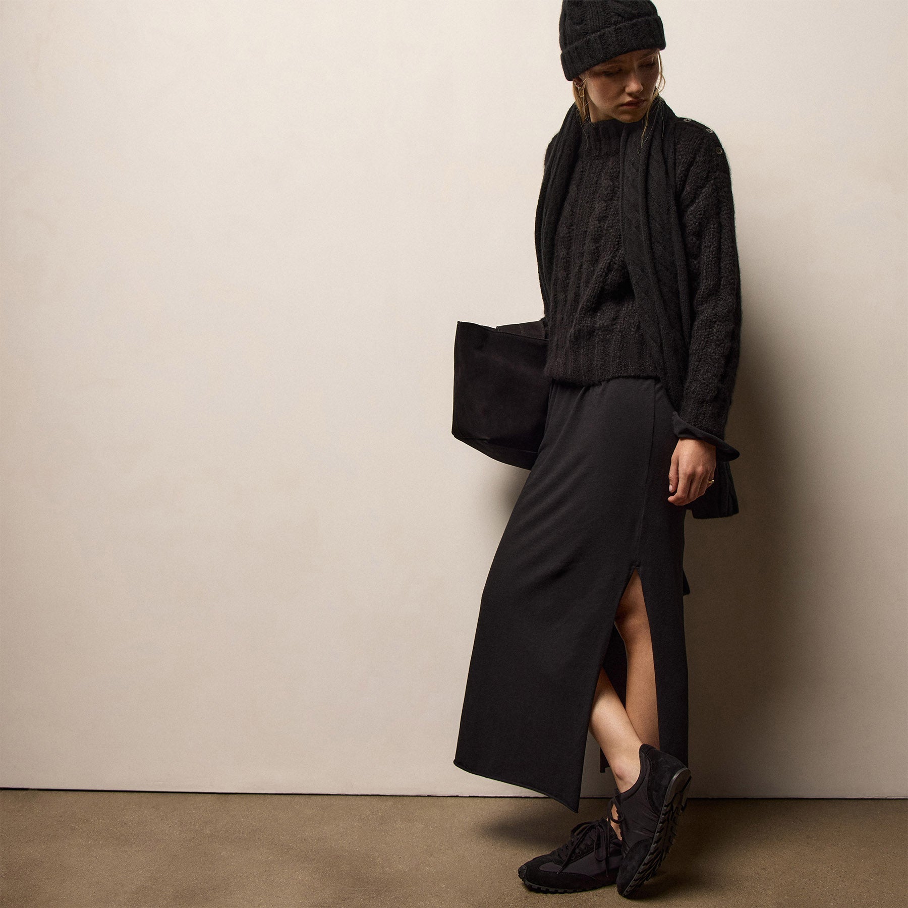 Lightweight Cashmere Cableknit Scarf - True Black