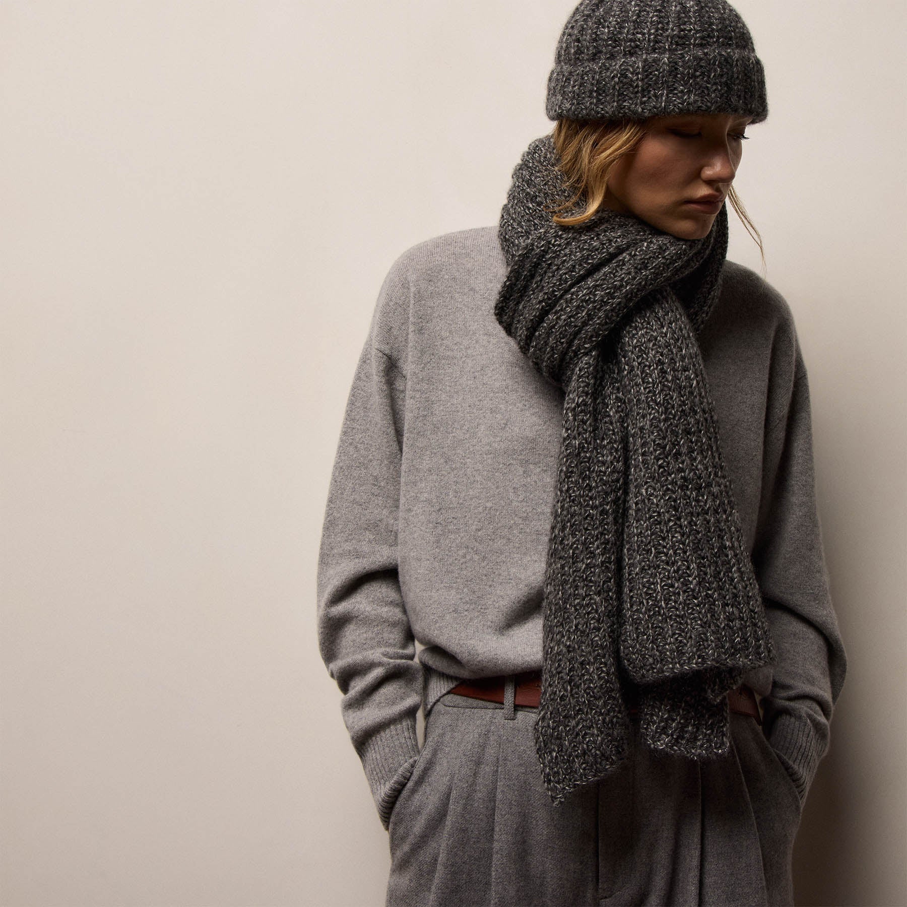 Cashmere Silk Marl Beanie - Black Mix