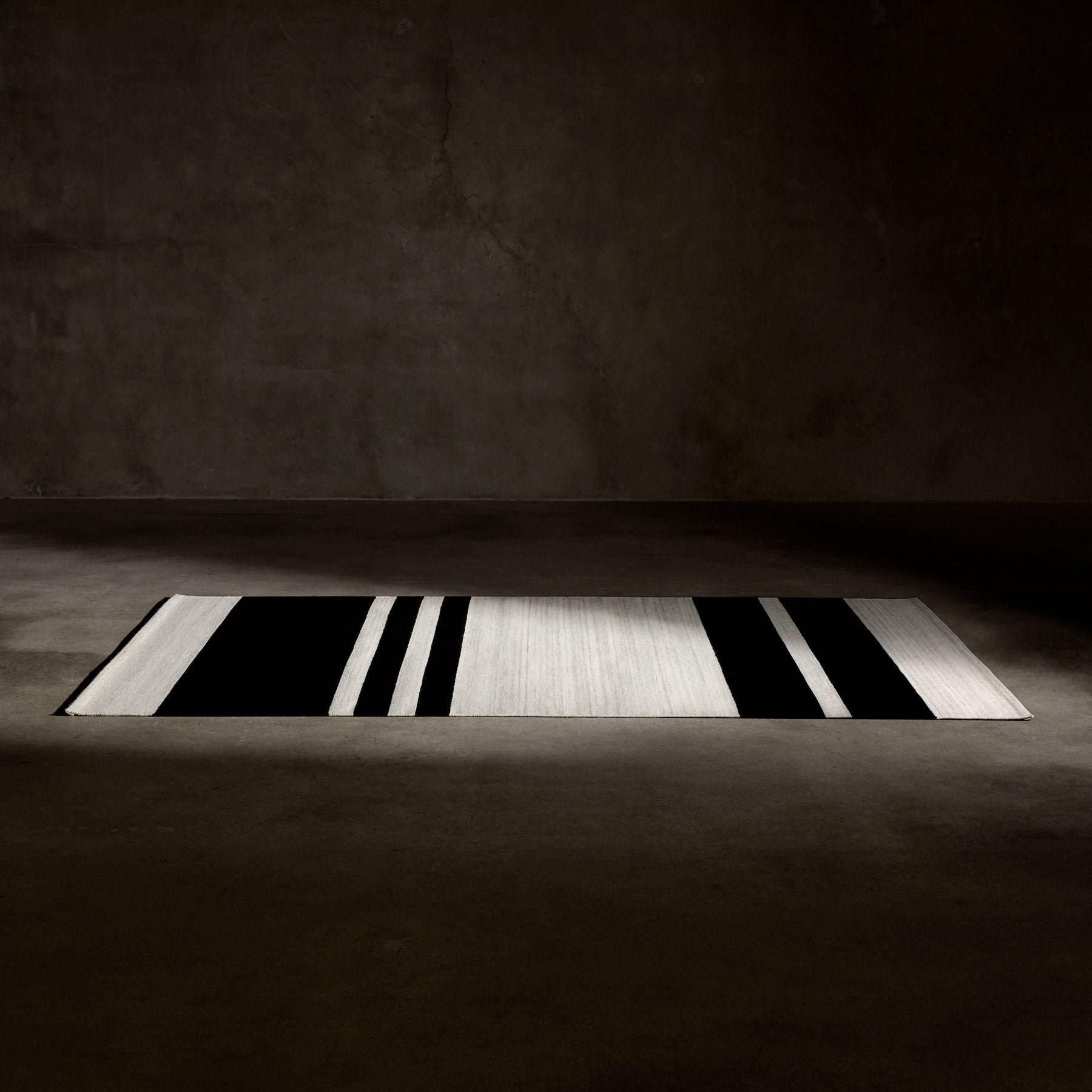 Multi Stripe Area Rug 9Ft X 12Ft - Natural/Black Stripe