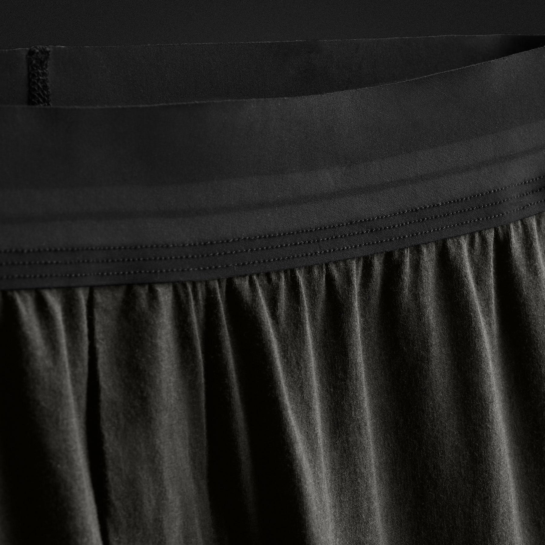 Luxe Lotus Relaxed Fit Boxer Short - Carbon