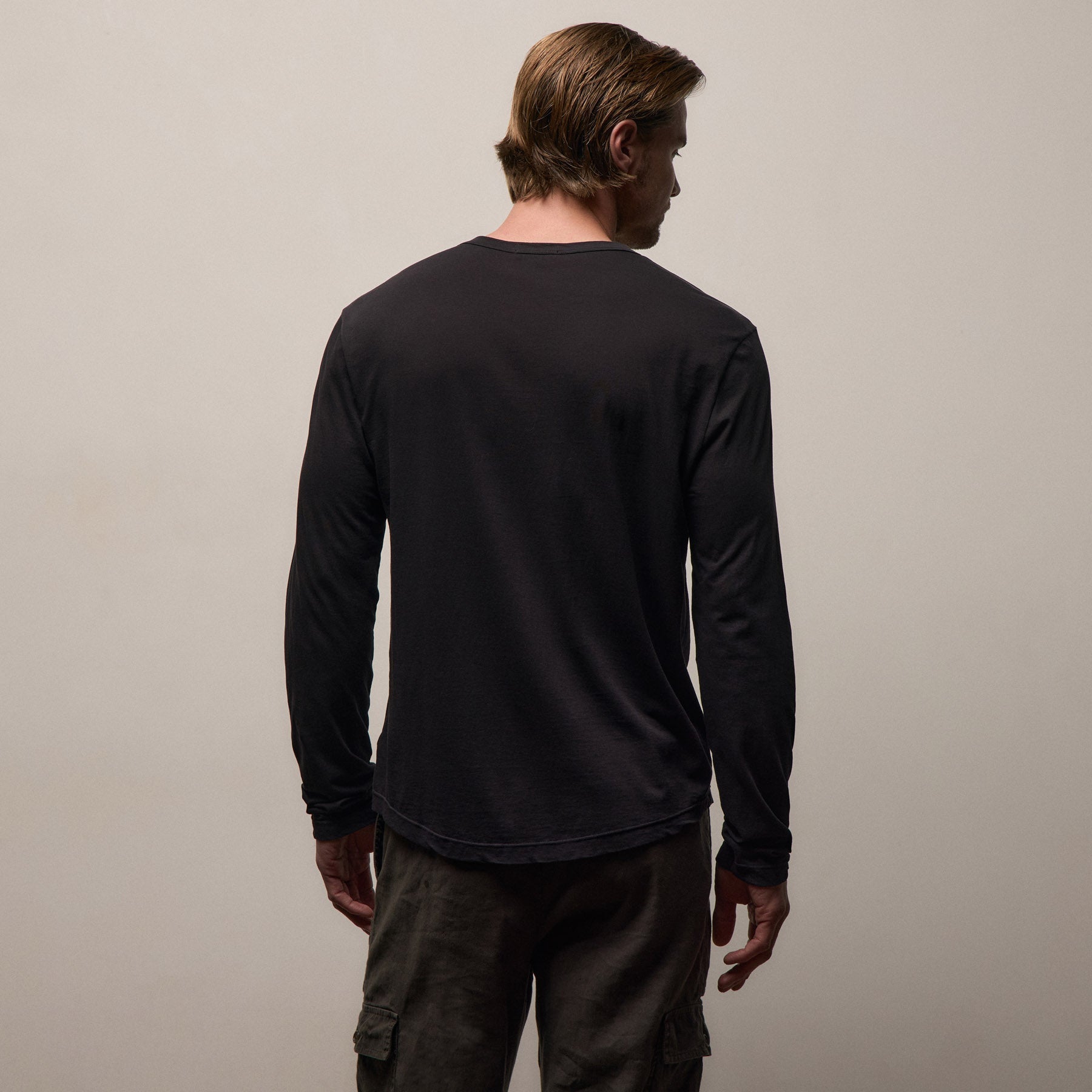 Shirttail Hem Crew - Black