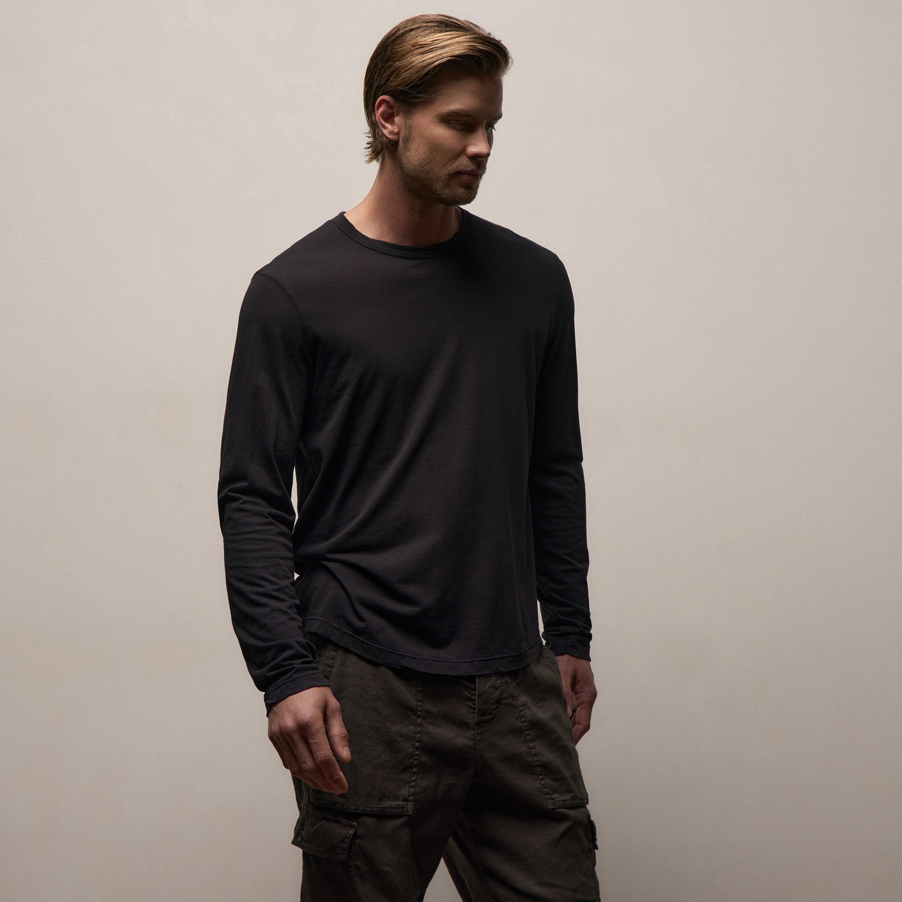 Shirttail Hem Crew - Black
