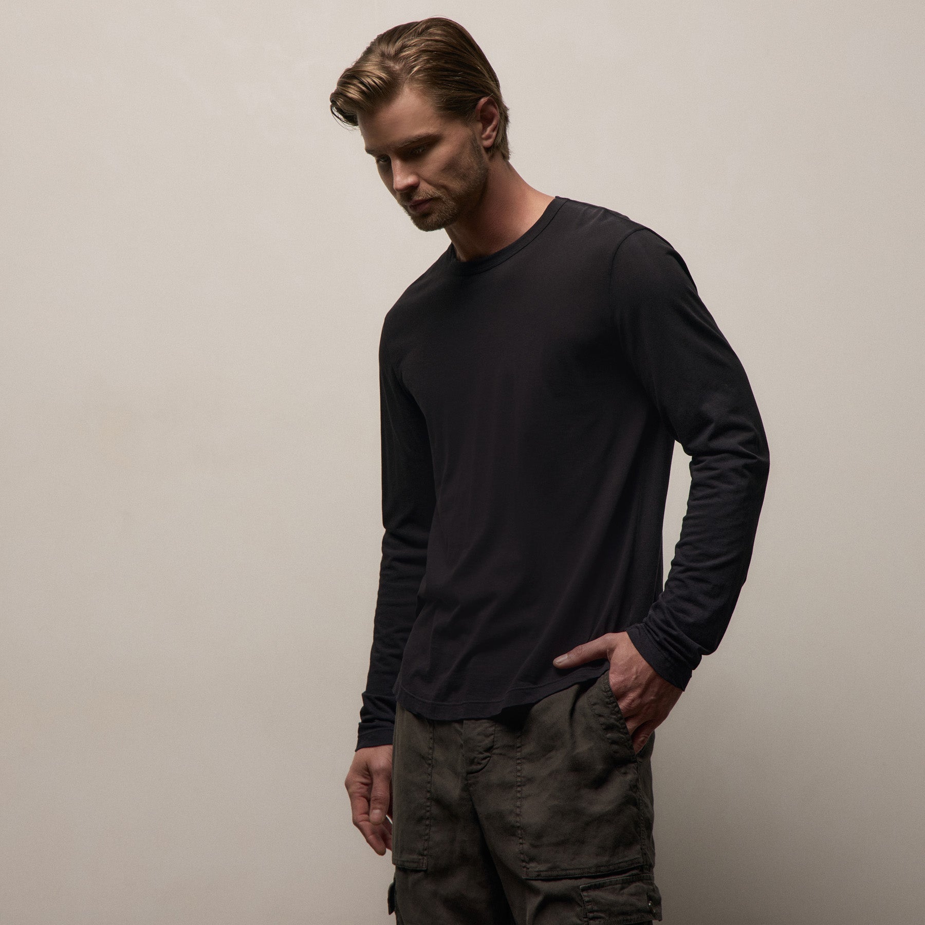 Shirttail Hem Crew - Black