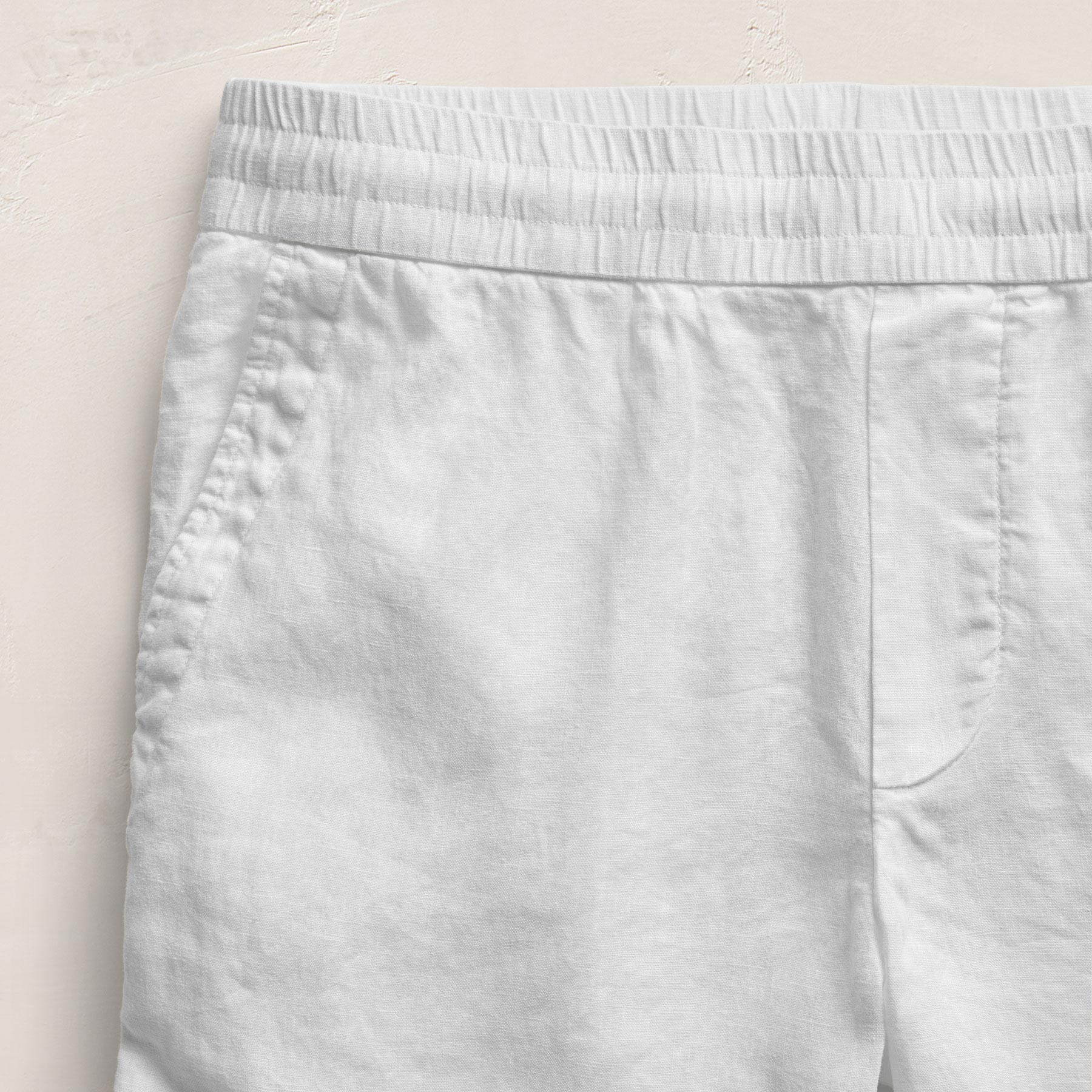 Lightweight Linen Relaxed Short - White