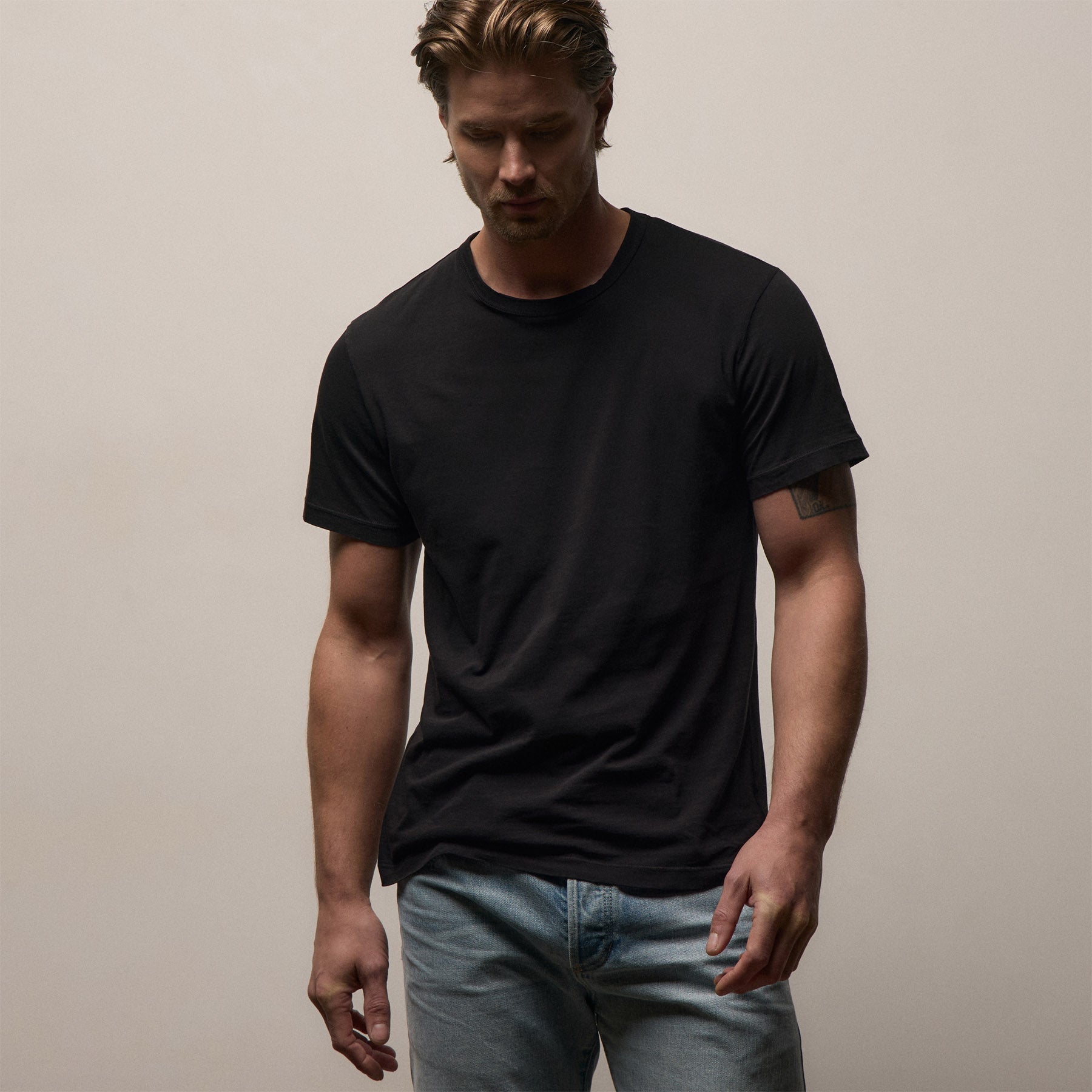 Short Sleeve Crew Neck - Black