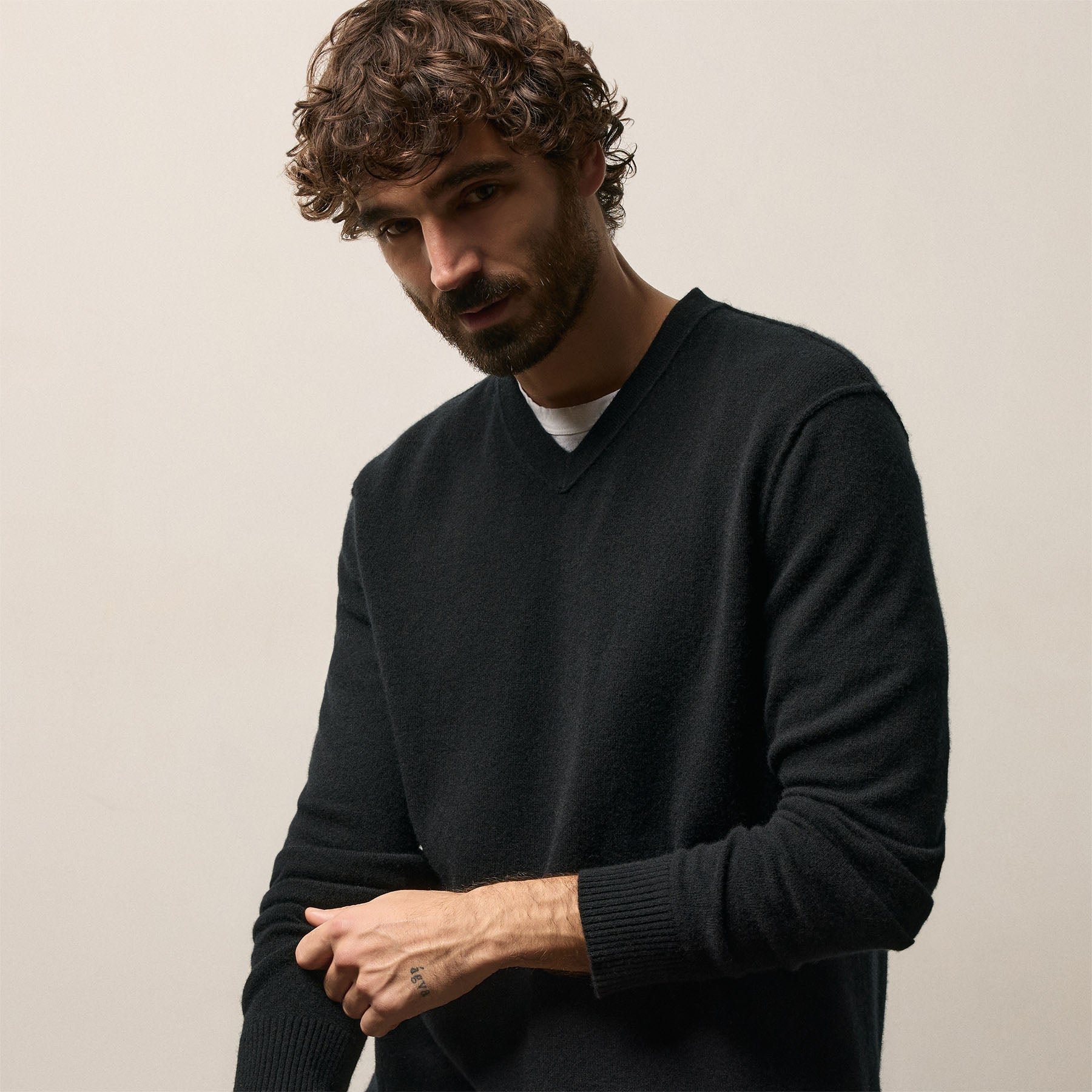 Men's Cashmere V Neck Sweater Gift Set - Black/Stone