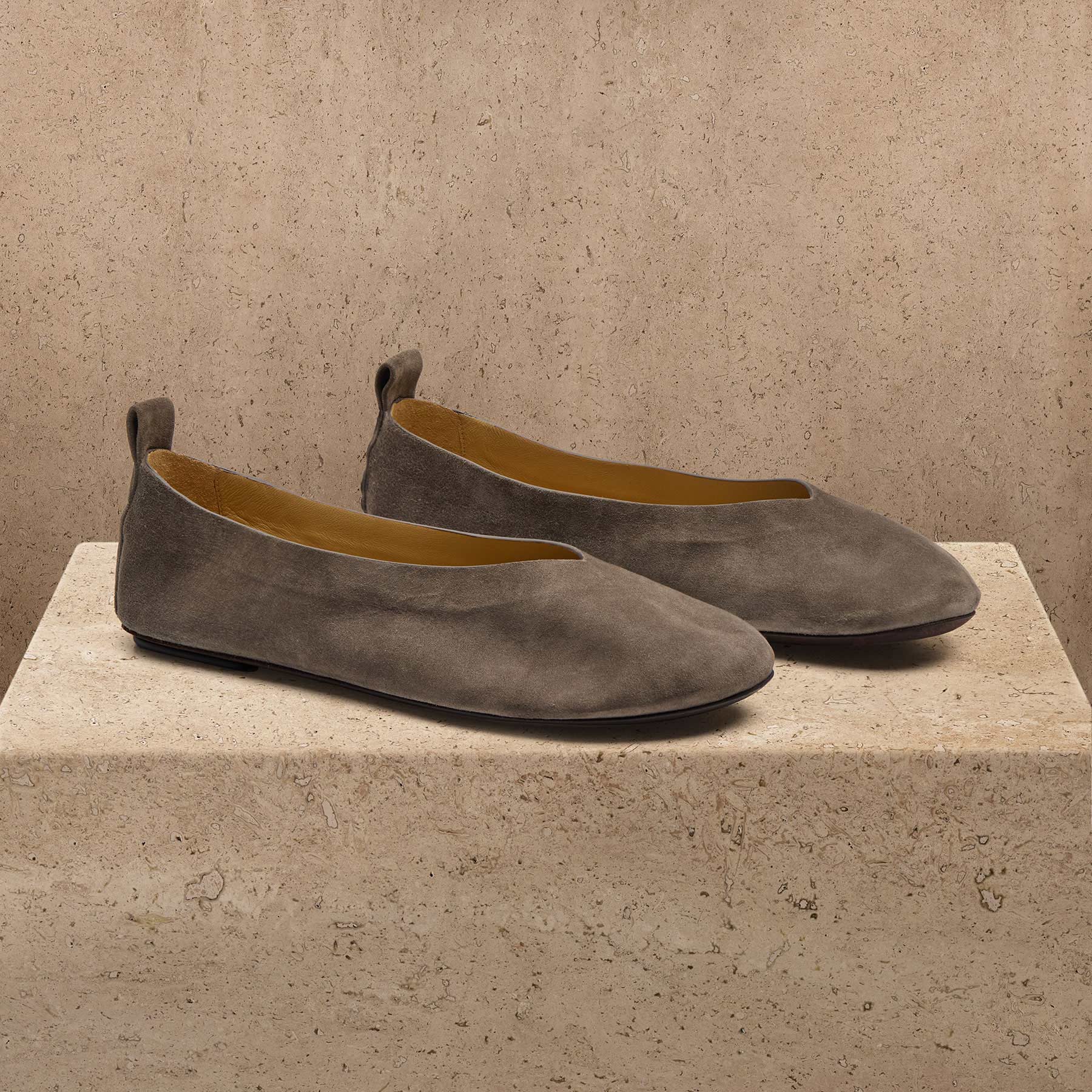 Women's Suede V Ballet Flat - Taupe Grey