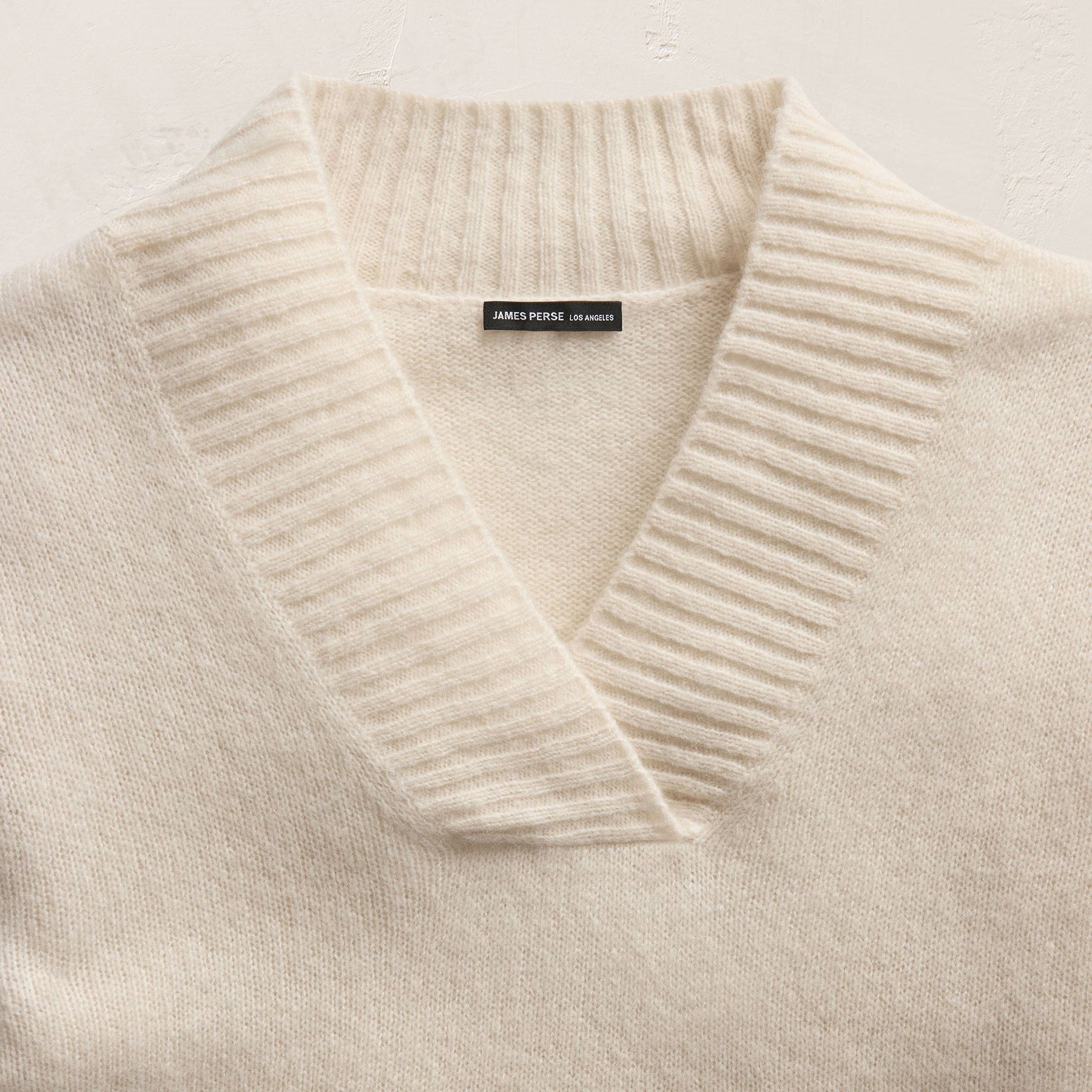 Lightweight Textured Cashmere V Neck - Ivory