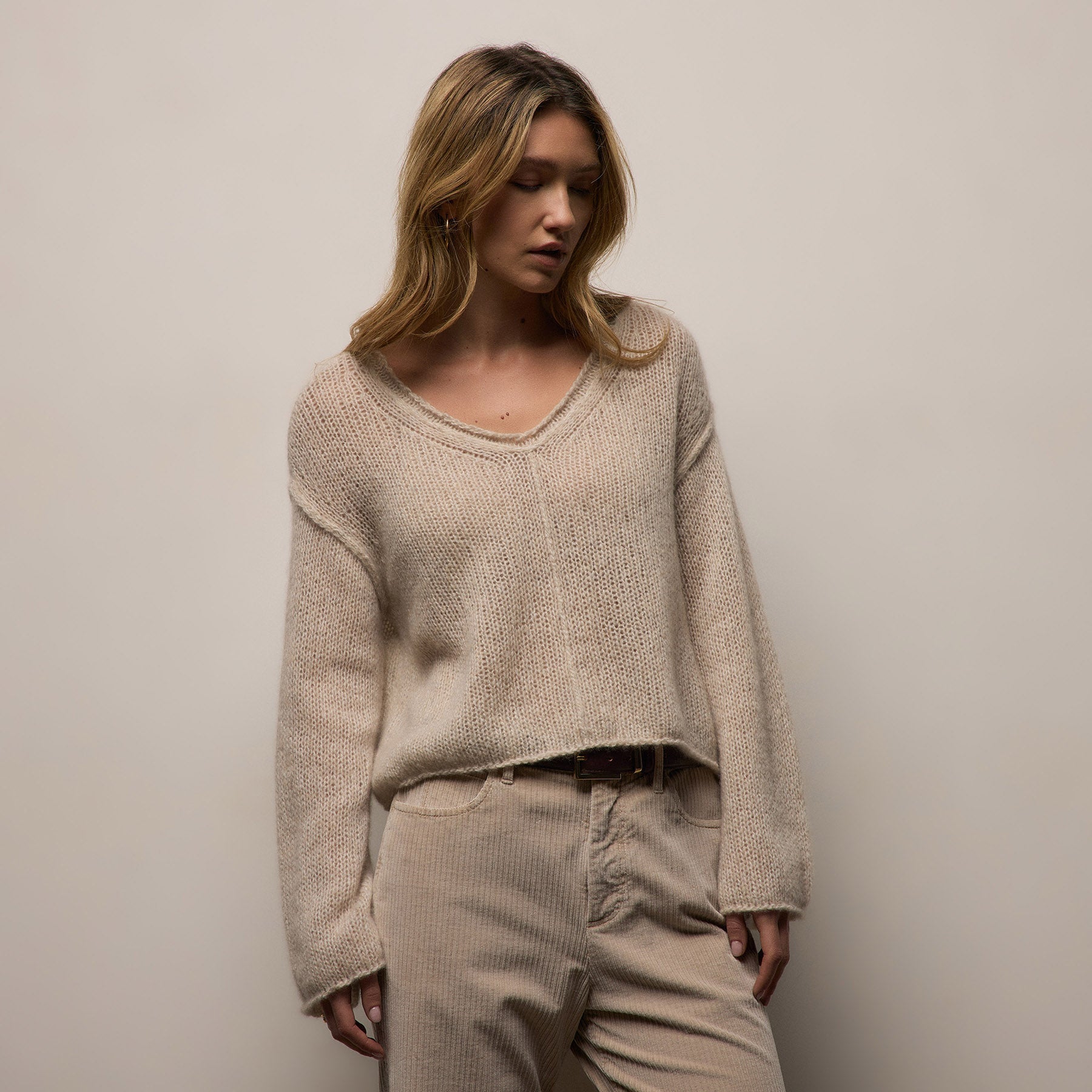 Marled Cashmere Silk V Neck Sweater - Alabaster Mix