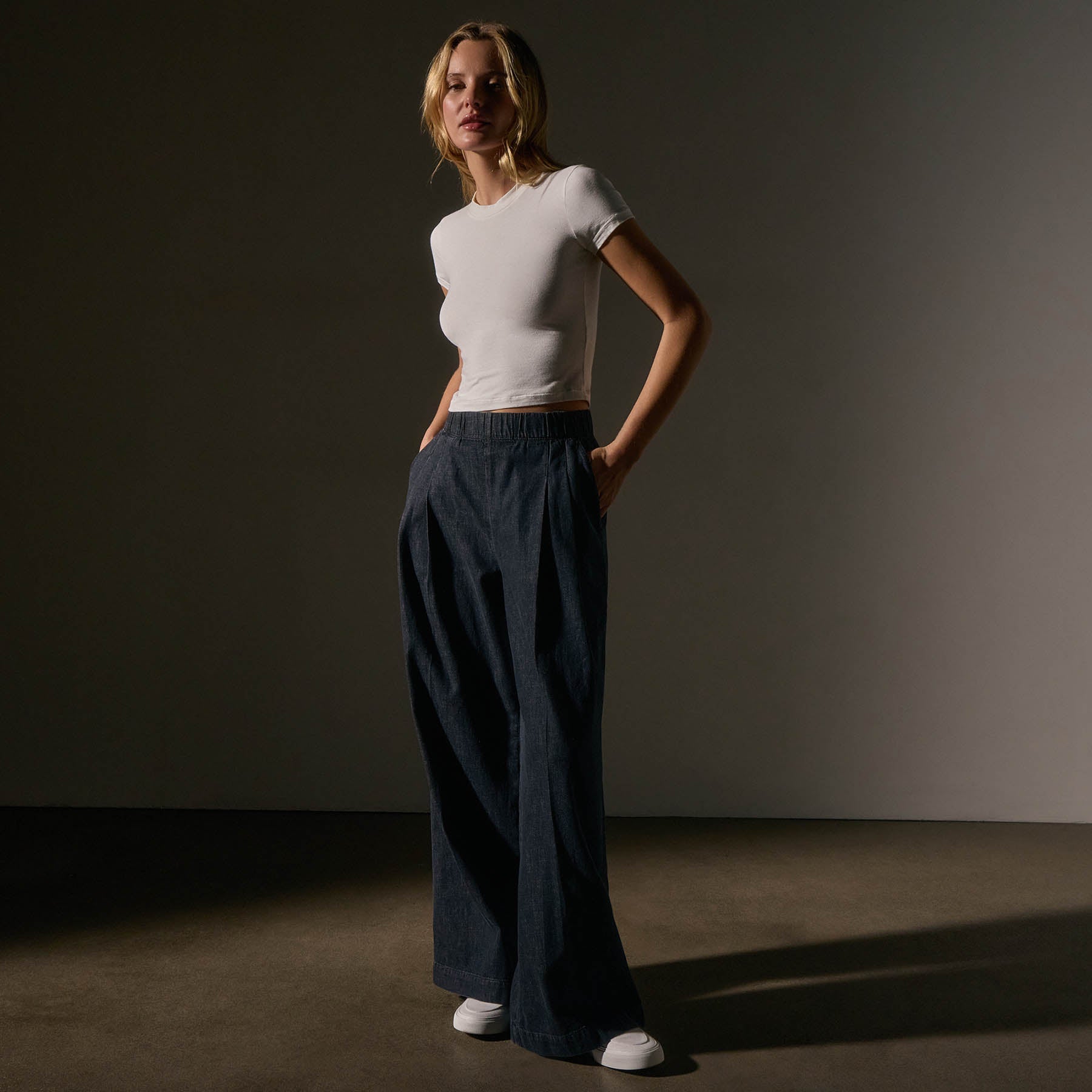 Short Sleeve Cropped Tee - White