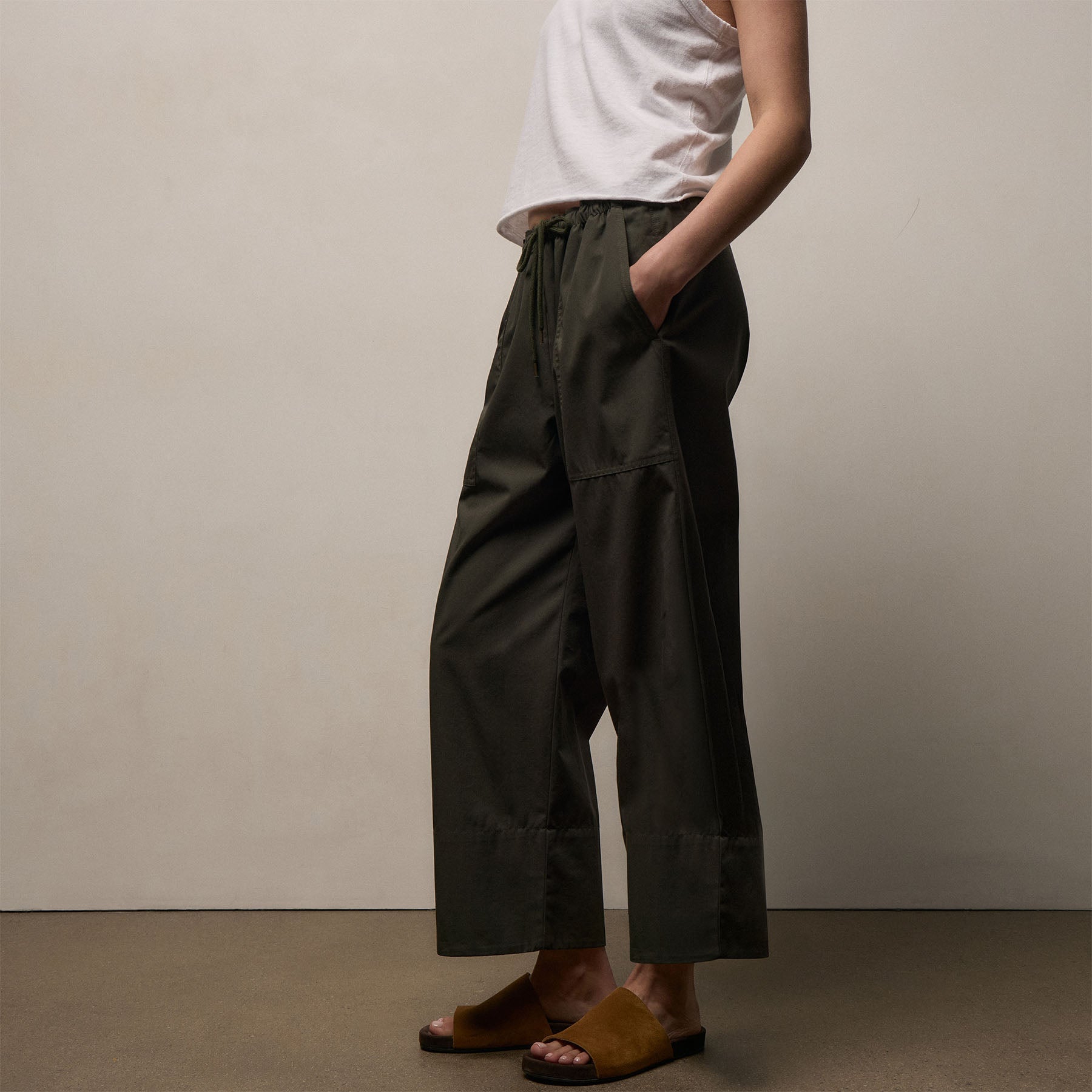 Fine Cotton Twill Crop Pant - Dark Olive