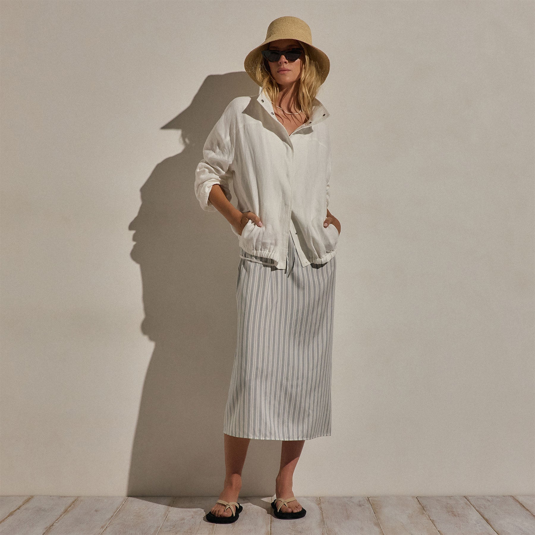 Linen Funnel Neck Jacket - White